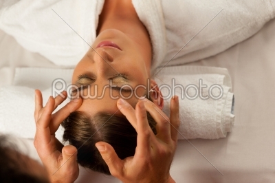 Cosmetic treatment massage in Spa