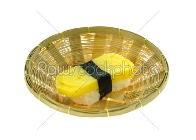 egg sushi in basket