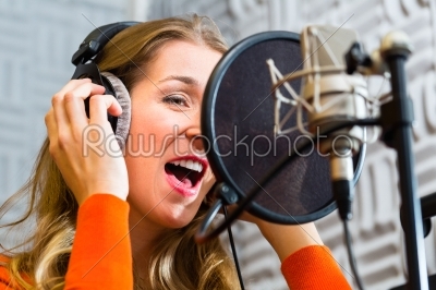 Female Singer or musician for recording in Studio