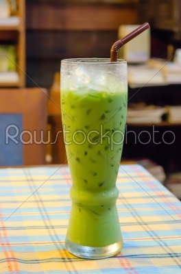 glass of green tea