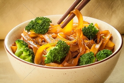 Rice Noodles with Broccoli