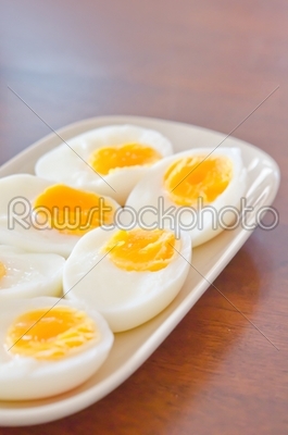 slice  boiled eggs
