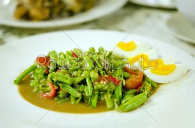 spicy salad thai food
