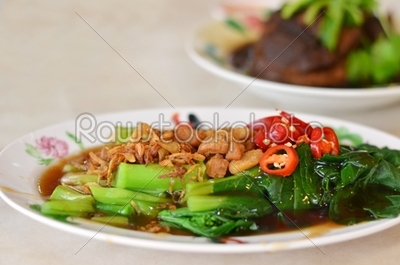 stir fried chinese kale with oyster sauce