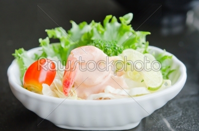 vegetable salad  with prawn