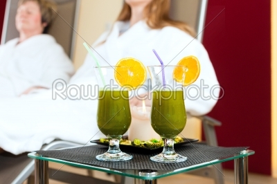 Wellness - Chlorophyll-Shake on a table