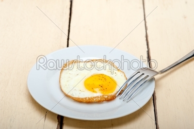 egg sunny side up