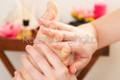 Feet Massage in spa
