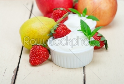 fruits and yogurt 