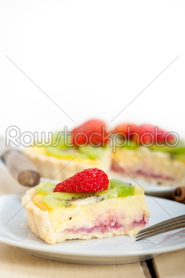 kiwi and strawberry pie tart 