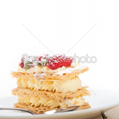 napoleon strawberry cake dessert 