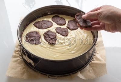 Russian plucking cake is prepared in a baking dish 