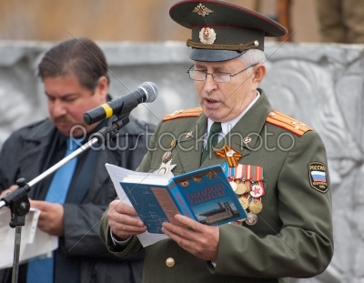 V. Klimov and Guards Colonel V. Kosarev