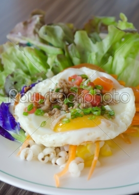 salad with egg and pork