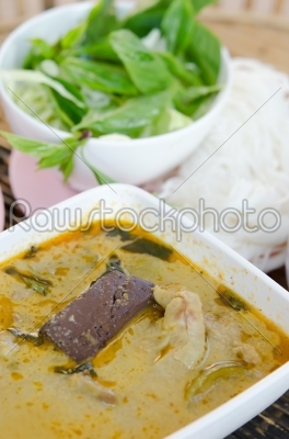 close up green curry