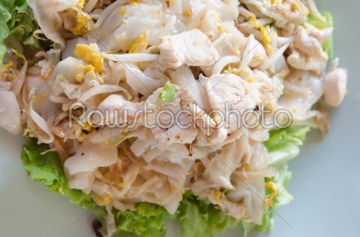 fried noodles with chicken