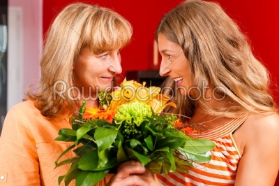 Mother_qt_s or birthday - flowers and women