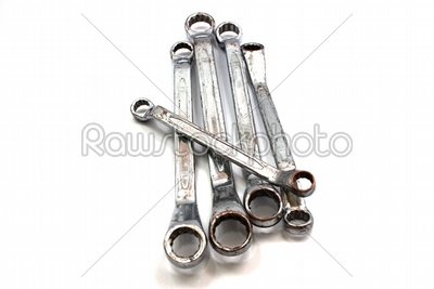 Ring wrench tool
