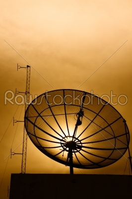 satelite dish FM boardcast antenna