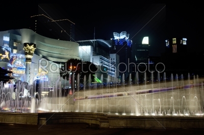 shanghai fountain by night