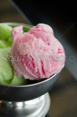 strawberry ice cream-delicious food