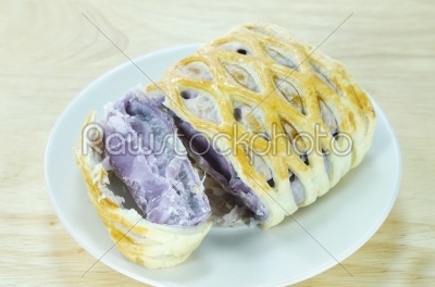 stock photo: taro pies on plate-Raw Stock Photo ID: 26468