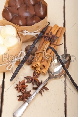 chocolate vanilla and spices cream cake dessert 