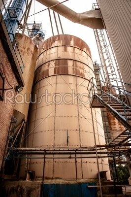 Industrial silo