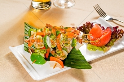 shrimps and vegetables skewers