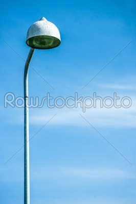 Tall streetlight lamp